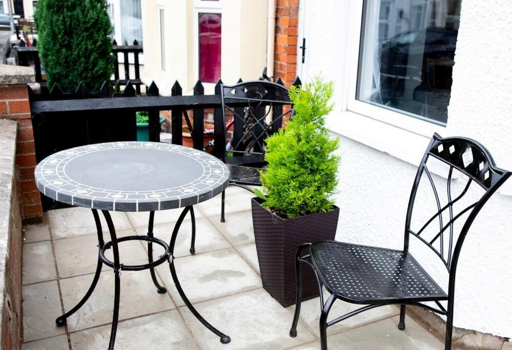 Cheerful 2 Bedroom House In The Heart Of 贝尔法斯特 外观 照片